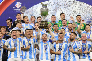 Argentina bảo vệ thành công chức vô địch